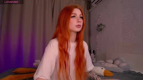 Snapshot of evaa_moonn_ chatting on 12.25.24 Eva online show from 12.25.24