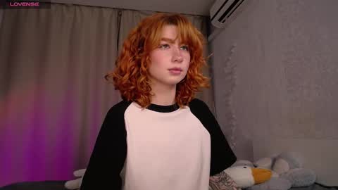 Snapshot of evaa_moonn_ chatting on 10.13.25 Eva online show from 10.13.25