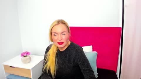 EvaAlone online show from 12.09.24