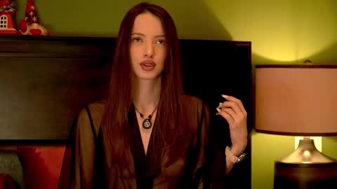 Snapshot of evabloomi chatting on 12.13.25 Eva online show from 12.13.25