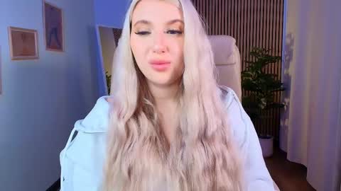 Eva  online show from 05.12.26