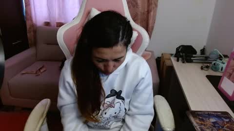 Snapshot of evagrays chatting on 09.29.25 Eva online show from 09.29.25