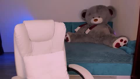 Snapshot of evaharve chatting on 12.13.24 Eva online show from 12.13.24