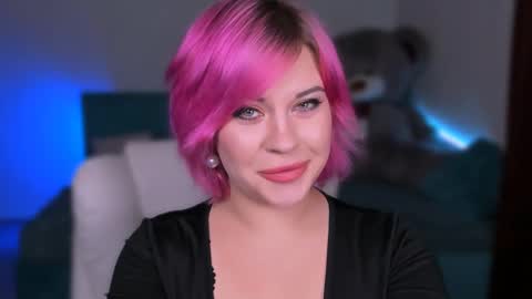 Snapshot of evaharve chatting on 12.22.24 Eva online show from 12.22.24