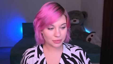 Snapshot of evaharve chatting on 12.23.24 Eva online show from 12.23.24