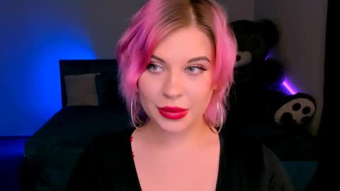 Snapshot of evaharve chatting on 01.09.25 Eva online show from 01.09.25