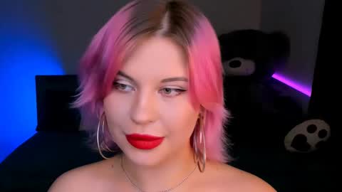 Snapshot of evaharve chatting on 01.12.25 Eva online show from 01.12.25