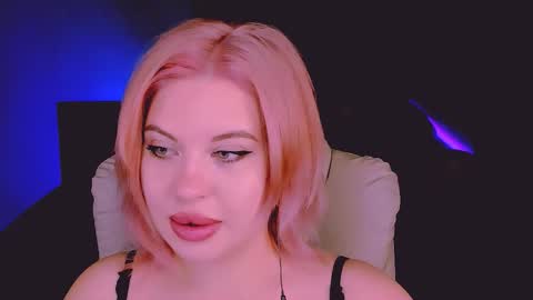 Snapshot of evaharve chatting on 09.20.25 Eva online show from 09.20.25