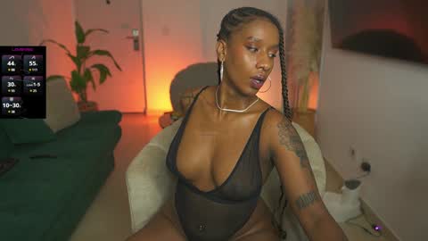 evajacksss_ online show from 12.11.24