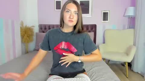 Snapshot of evalaniss chatting on 06.15.26 Eva online show from 06.15.26