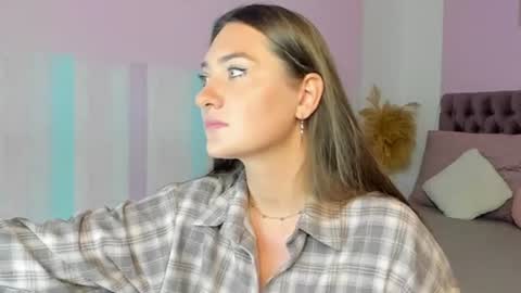 Snapshot of evalaniss chatting on 06.19.26 Eva online show from 06.19.26