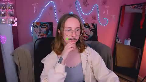 Snapshot of evalora_vei chatting on 06.14.26 evalora online show from 06.14.26
