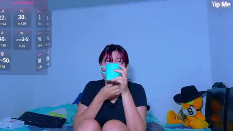 Snapshot of evaluna_02 chatting on 05.22.26 evaluna_02 online show from 05.22.26