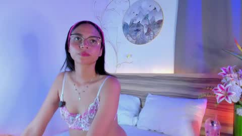 Snapshot of evalune_ chatting on 05.06.26 . online show from 05.06.26