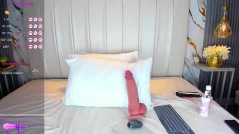 evamillins online show from 12.14.25