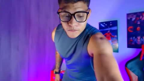 Snapshot of evan_greey chatting on 09.17.25 EVAN GREY online show from 09.17.25