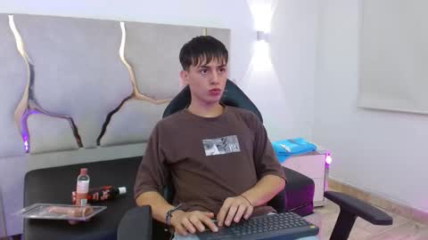 evan_tay online show from 01.12.26