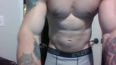 Snapshot of evancage chatting on 11.03.25 evan cage online show from 11.03.25