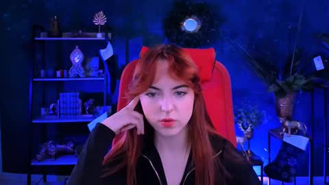 Snapshot of evanellson chatting on 01.06.25 Eva online show from 01.06.25