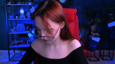 Snapshot of evanellson chatting on 01.15.25 Eva online show from 01.15.25