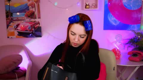 Snapshot of evanellson chatting on 01.24.25 Eva online show from 01.24.25