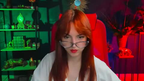 Snapshot of evanellson chatting on 01.28.25 Eva online show from 01.28.25