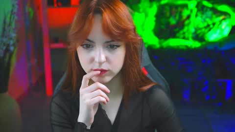 Snapshot of evanellson chatting on 01.30.25 Eva online show from 01.30.25