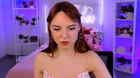 Snapshot of evanellson chatting on 02.08.25 Eva online show from 02.08.25