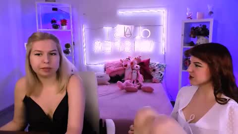 Snapshot of evanellson chatting on 02.09.25 Eva online show from 02.09.25