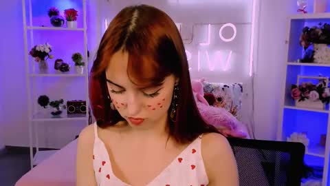 Snapshot of evanellson chatting on 02.14.25 Eva online show from 02.14.25