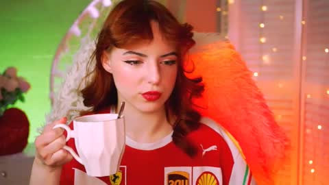 Snapshot of evanellson chatting on 02.16.25 Eva online show from 02.16.25