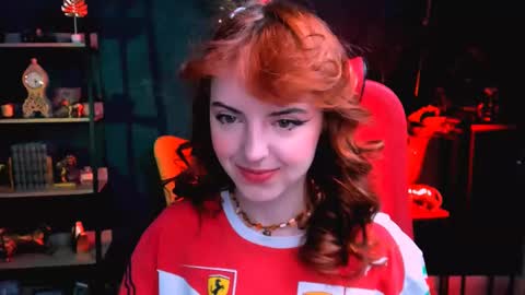 Snapshot of evanellson chatting on 02.19.25 Eva online show from 02.19.25