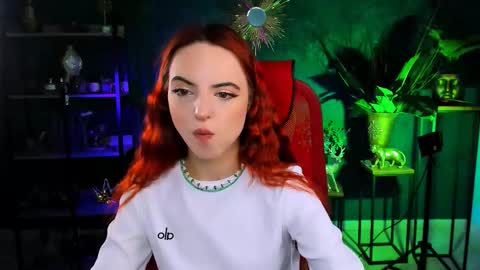 Snapshot of evanellson chatting on 09.09.25 Eva online show from 09.09.25