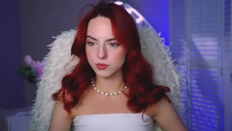 Snapshot of evanellson chatting on 09.21.25 Eva online show from 09.21.25