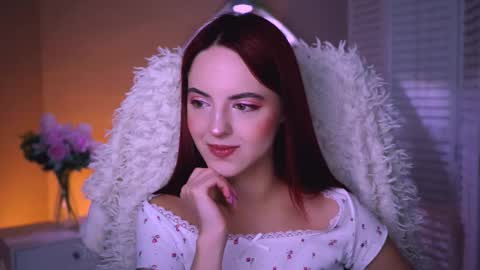 Snapshot of evanellson chatting on 09.30.25 Eva online show from 09.30.25