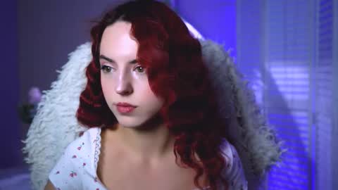 Snapshot of evanellson chatting on 10.12.25 Eva online show from 10.12.25