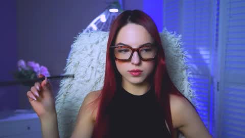 Snapshot of evanellson chatting on 10.29.25 Eva online show from 10.29.25