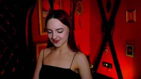 Snapshot of evanellson chatting on 11.04.25 Eva online show from 11.04.25