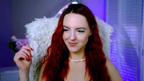 Snapshot of evanellson chatting on 11.25.25 Eva online show from 11.25.25