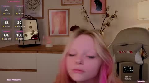 Snapshot of evangel1ne chatting on 12.12.24 evangel1ne online show from 12.12.24