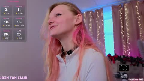 Snapshot of evangel1ne chatting on 01.04.25 evangel1ne online show from 01.04.25