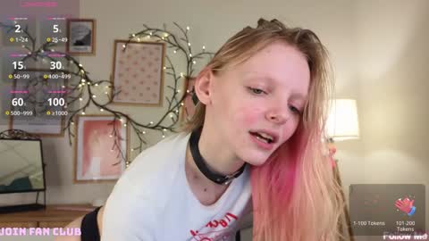 Snapshot of evangel1ne chatting on 01.16.25 evangel1ne online show from 01.16.25