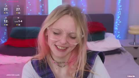 Snapshot of evangel1ne chatting on 02.14.25 evangel1ne online show from 02.14.25