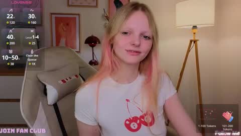 Snapshot of evangel1ne chatting on 02.22.25 evangel1ne online show from 02.22.25