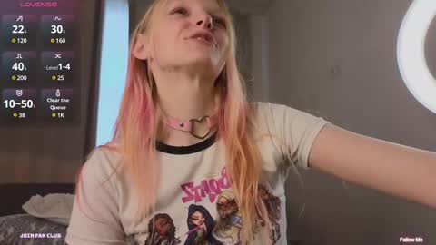 Snapshot of evangel1ne chatting on 02.23.25 evangel1ne online show from 02.23.25