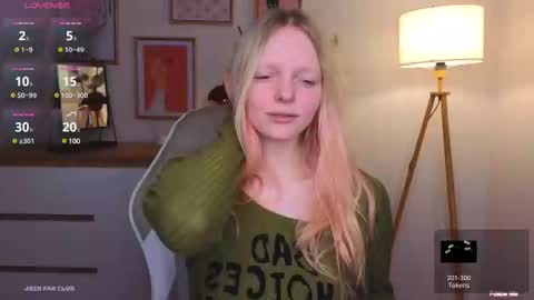 Snapshot of evangel1ne chatting on 02.28.25 evangel1ne online show from 02.28.25