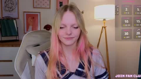 Snapshot of evangel1ne chatting on 03.07.25 evangel1ne online show from 03.07.25