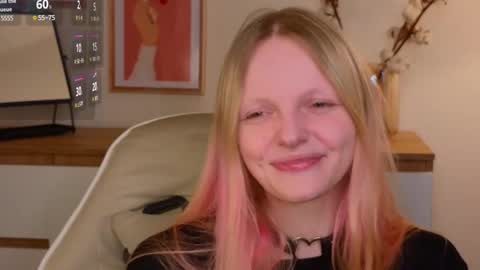 Snapshot of evangel1ne chatting on 03.10.25 evangel1ne online show from 03.10.25