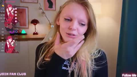 Snapshot of evangel1ne chatting on 10.08.25 evangel1ne online show from 10.08.25