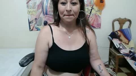 Snapshot of evangelinhotxxx33 chatting on 12.22.24 Eva online show from 12.22.24